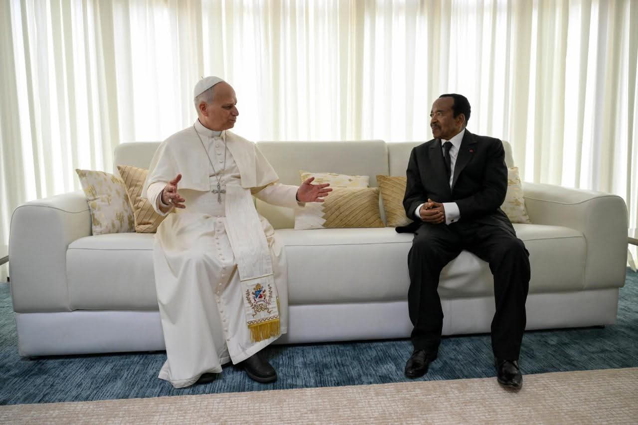 Le Pape Léon XIV quitte le Cameroun : une cérémonie de départ empreinte de solennité à Yaoundé-Nsimalen