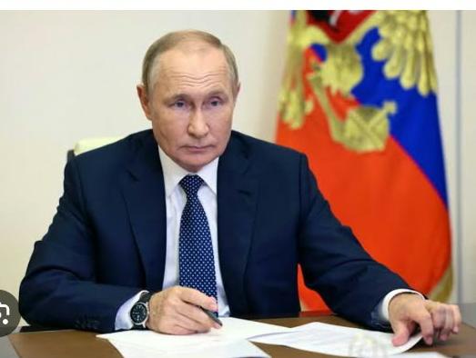 VLADIMIR PUTIN : 74 YEARS AT THE HEART OF RUSSIA’S HISTORY